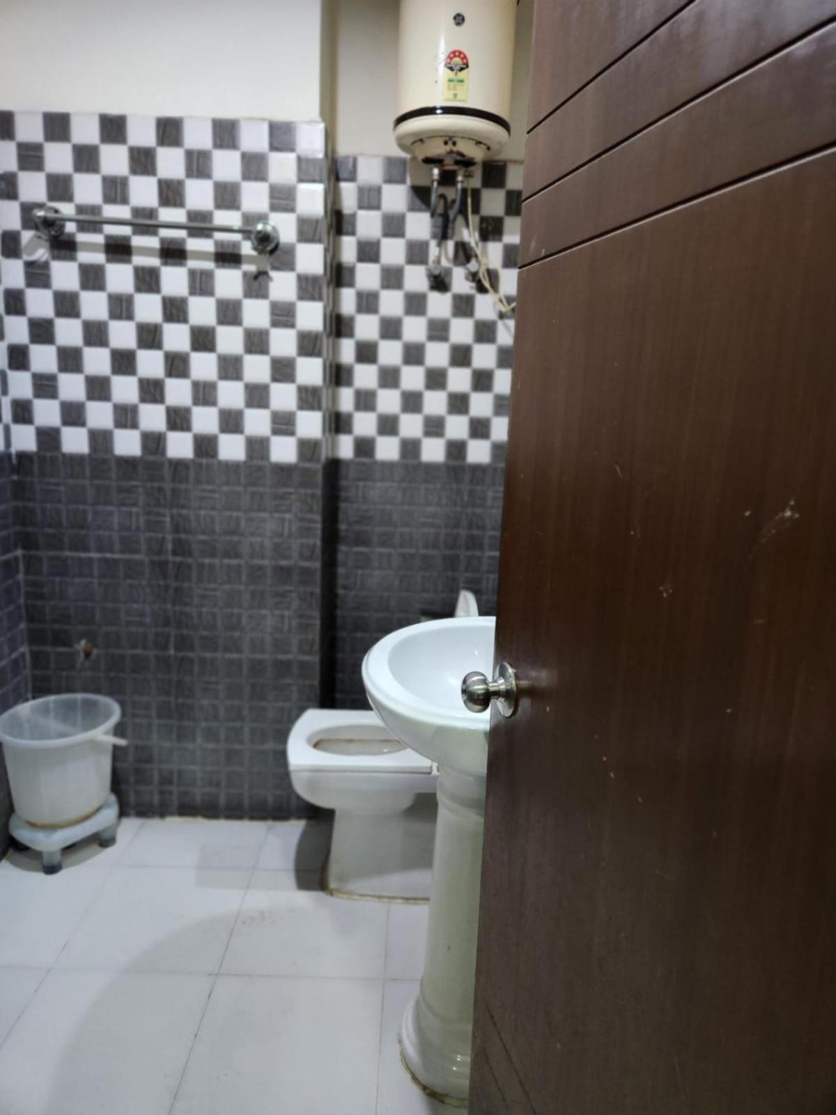 Airport Hotel Claytone Нью-Дели Экстерьер фото